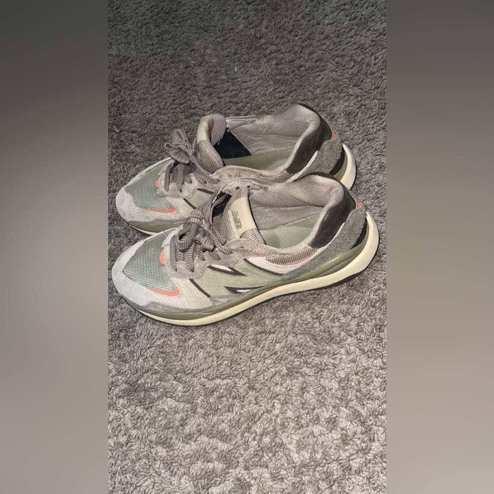 New balance shoes
